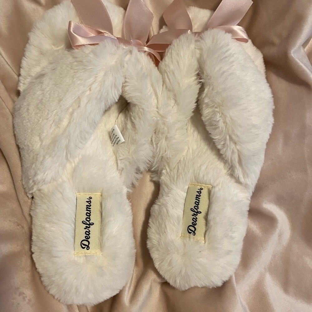 DearFoams Super Soft Super Sweet Pink Bow Accent Slippers
